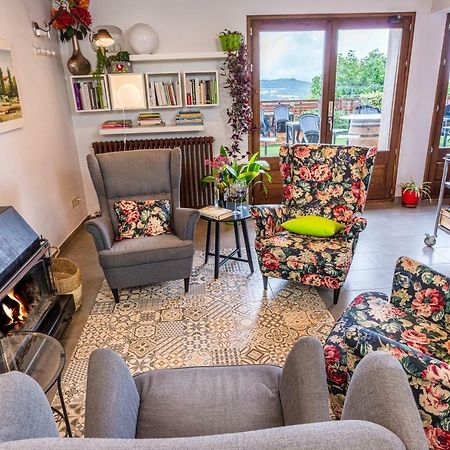 Emphasis Konuk evi Casserres Dış mekan fotoğraf