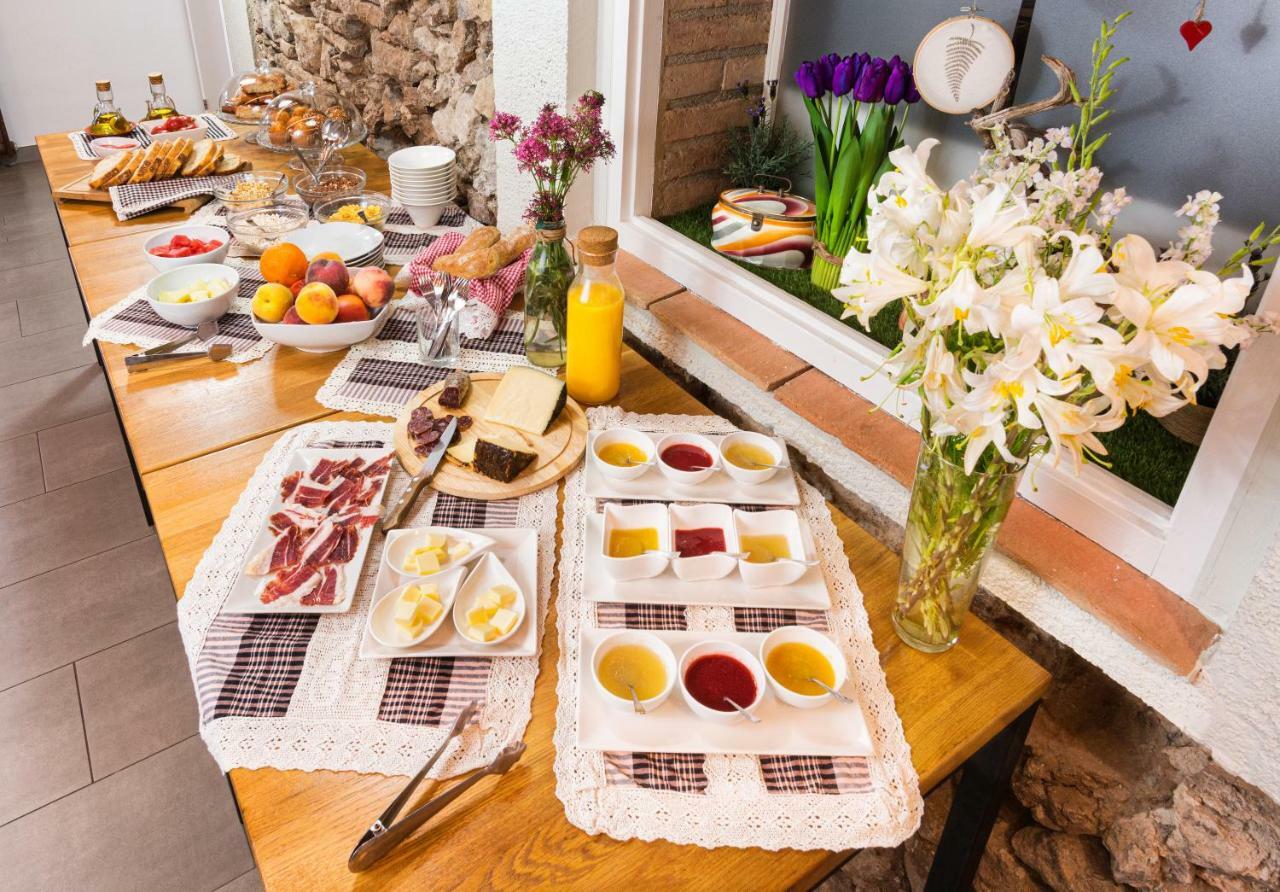Emphasis Konuk evi Casserres Dış mekan fotoğraf