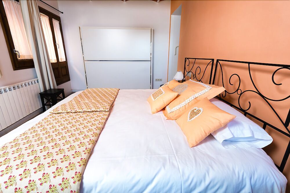 Emphasis Konuk evi Casserres Dış mekan fotoğraf